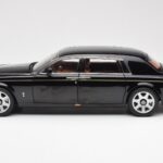Rolls-Royce Phantom VII EWB Diamond Черен Kyosho 1:18 - image 4 of 8