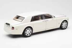 Rolls-Royce Phantom VII EWB English Бял Kyosho 1:18 08841EW2 Метал — снимка 3 от 8
