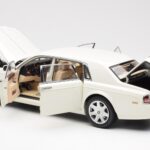 Rolls-Royce Phantom VII EWB English Бял Kyosho 1:18 - image 5 of 8