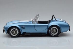 Shelby Cobra 427 S/C Светлосин Kyosho 1:18 08048SBL Метал — снимка 4 от 9