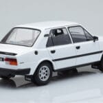 Skoda 130 L Бял IXO 1:18 - image 2 of 6
