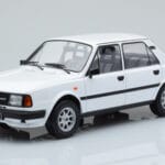 Skoda 130 L Бял IXO 1:18