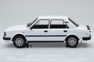 Skoda 130 L Бял IXO 1:18 18CMC158 Метал — снимка 3 от 6