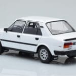 Skoda 130 L Бял IXO 1:18 - image 5 of 6