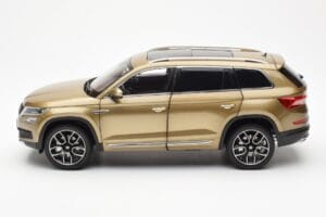 Skoda Kodiaq Златен FAW 1:18 ZSX000001GOL Метал — снимка 4 от 8