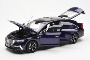 Skoda Octavia Pro Син FAW 1:18 ZMR000006BLA Метал — снимка 2 от 8
