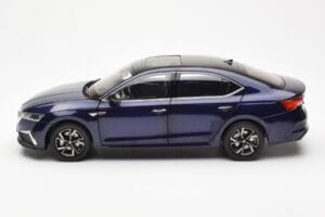 Skoda Octavia Pro Син FAW 1:18 ZMR000006BLA Метал — снимка 4 от 8
