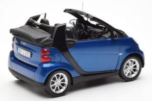 Smart Fortwo 451 Cabrio Синьо & Черно Minichamps 1:18 150036330 Метал — снимка 3 от 8