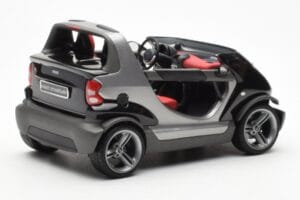 Smart Fortwo Crossblade Кабриолет Сребрист Черен Kyosho 1:18 13440 Метал — снимка 2 от 6