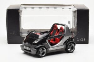 Smart Fortwo Crossblade Кабриолет Сребрист Черен Kyosho 1:18 13440 Метал — снимка 6 от 6