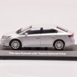 Toyota Avensis T270 Сребрист Minichamps 1:43