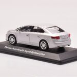 Toyota Avensis T270 Сребрист Minichamps 1:43 - image 3 of 4