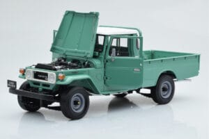 Toyota Land Cruiser 40 4x4 Pickup Зелен Kyosho 1:18 08958FG Метал — снимка 2 от 8