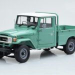 Toyota Land Cruiser 40 4x4 Pickup Зелен Kyosho 1:18