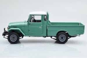 Toyota Land Cruiser 40 4x4 Pickup Зелен Kyosho 1:18 08958FG Метал — снимка 5 от 8