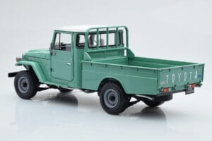 Toyota Land Cruiser 40 4x4 Pickup Зелен Kyosho 1:18 08958FG Метал — снимка 7 от 8