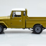 Toyota Land Cruiser 40 4x4 Pickup Маслинен Kyosho 1:18 - image 5 of 8