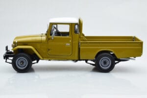 Toyota Land Cruiser 40 4x4 Pickup Маслинен Kyosho 1:18 08958K Метал — снимка 5 от 8