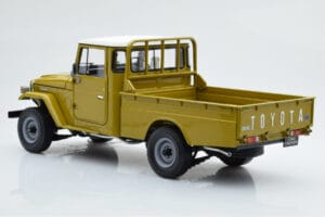 Toyota Land Cruiser 40 4x4 Pickup Маслинен Kyosho 1:18 08958K Метал — снимка 7 от 8
