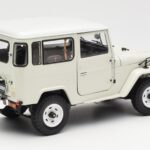 Toyota Land Cruiser FJ40 Van Бял Kyosho 1:18 - image 3 of 8