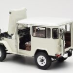 Toyota Land Cruiser FJ40 Van Бял Kyosho 1:18 - image 5 of 8