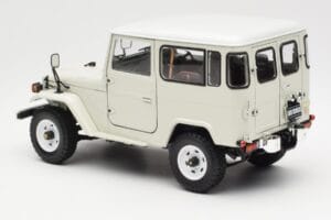Toyota Land Cruiser FJ40 Van Бял Kyosho 1:18 08971W Метал — снимка 7 от 8