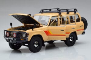 Toyota Land Cruiser 60 Бежов С Допълнителни Части Kyosho 1:18 08956XBE Метал — снимка 2 от 12