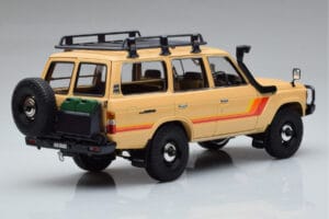 Toyota Land Cruiser 60 Бежов С Допълнителни Части Kyosho 1:18 08956XBE Метал — снимка 3 от 12