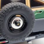 Toyota Land Cruiser 60 Бежов С Допълнителни Части Kyosho 1:18 - image 7 of 12