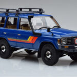 Toyota Land Cruiser 60 Син С Допълнителни Части Kyosho 1:18 - image 5 of 11