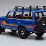 Toyota Land Cruiser 60 Син С Допълнителни Части Kyosho 1:18 - image 6 of 11