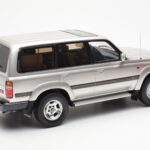Toyota Land Cruiser HDJ80 Бежов Металик Otto 1:18 - image 2 of 6