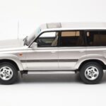 Toyota Land Cruiser HDJ80 Бежов Металик Otto 1:18 - image 3 of 6