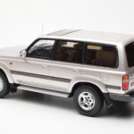 Toyota Land Cruiser HDJ80 Бежов Металик Otto 1:18 - image 5 of 6