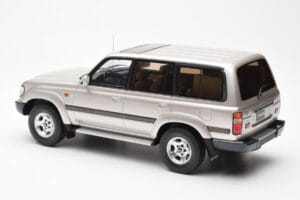 Toyota Land Cruiser HDJ80 Бежов Металик Otto 1:18 OT438 Смола — снимка 5 от 6