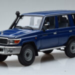 Toyota Land Cruiser J76 Синьо Almost Real 1:18