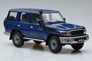Toyota Land Cruiser J76 Синьо Almost Real 1:18 870101 Метал — снимка 5 от 7