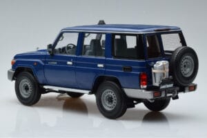 Toyota Land Cruiser J76 Синьо Almost Real 1:18 870101 Метал — снимка 6 от 7