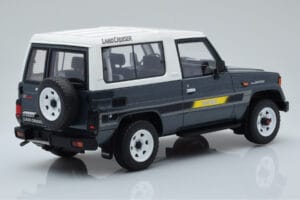 Toyota Land Cruiser LJ73 Сив Otto 1:18 OT437 Смола — снимка 2 от 6