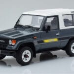 Toyota Land Cruiser LJ73 Сив Otto 1:18