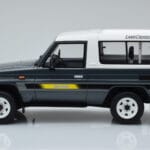Toyota Land Cruiser LJ73 Сив Otto 1:18 - image 3 of 6