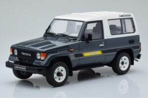 Toyota Land Cruiser LJ73 Сив Otto 1:18
