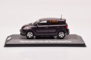 Toyota Urban Cruiser Лилаво Металик Minichamps 1:43