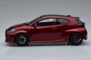 Toyota GR Yaris Червен Otto 1:18 OT1003 Смола — снимка 3 от 6