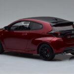 Toyota GR Yaris Червен Otto 1:18 - image 5 of 6