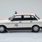 Volvo 240 GL Полиция Белгия Minichamps 1:18 - image 3 of 6