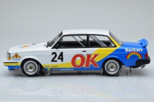 Volvo 240 Turbo Beckers #24 P.G. Andersson Nurburgring 1985 IXO 1:18 18RMC105A Метал — снимка 3 от 6