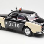 Volvo P121 Полиция Revell 1:18 - image 7 of 8