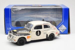 Volvo PV 544 Rally Revell 1:18 8922 Метал — снимка 8 от 8