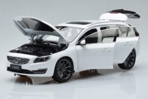 Volvo V60 D3 Crystal Бял FAW 1:18 9430840 Метал — снимка 2 от 7